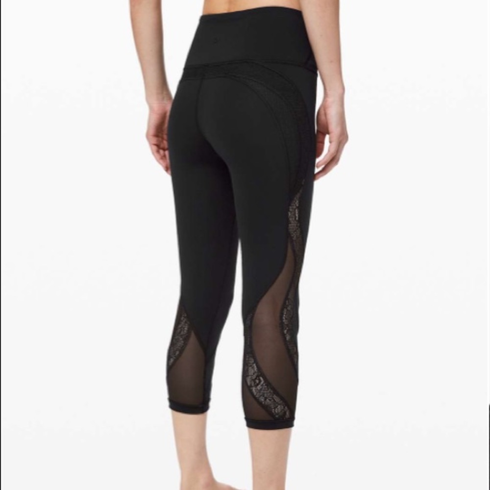 RARE▪️Lululemon▪️Wunder Under Hi-Rise Crop *Lace* - Picture 4 of 10
